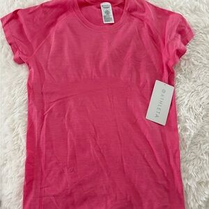 Athleta Momentum Flex Tee in Hot Pink